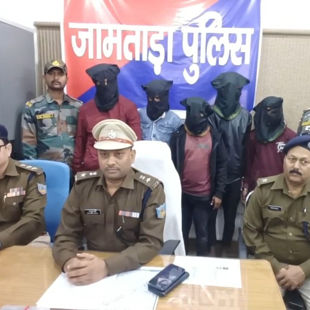 जामताड़ा में पांच साइबर अपराधी गिरफ्तार:  नई तकनीक से ठगी करते थे, पुलिस ने बरामद किए सिम-मोबाइल – Jamtara News