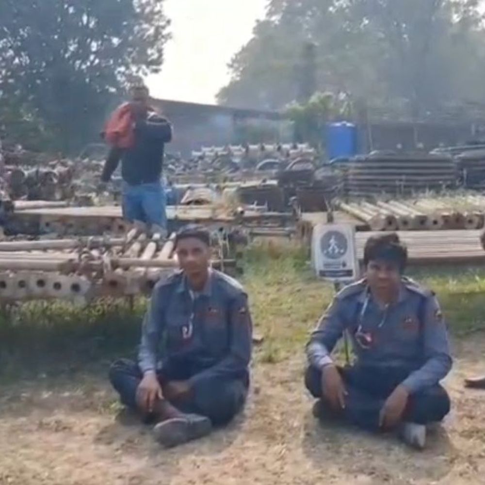 एलएनटी वेयरहाउस से 30 लाख के पार्ट्स चोरी:  हथियारबंद अपराधियों ने गार्डों को बंधक बनाया, 20 से अधिक की संख्या में थे बदमाश – Dhanbad News