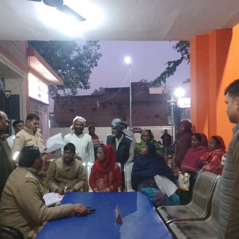 प्रधान और पति पर खेत में हमला, मारपीट:फर्रुखाबाद में पुलिस ने दो आरोपियों के खिलाफ मामला दर्ज किया