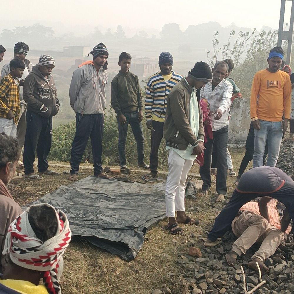 हरिचक में ट्रेन से कटकर युवक की मौत:  न्यू गिरिडीह स्टेशन के पास रेलवे ट्रैक पर मिला क्षत-विक्षत शव – Giridih News