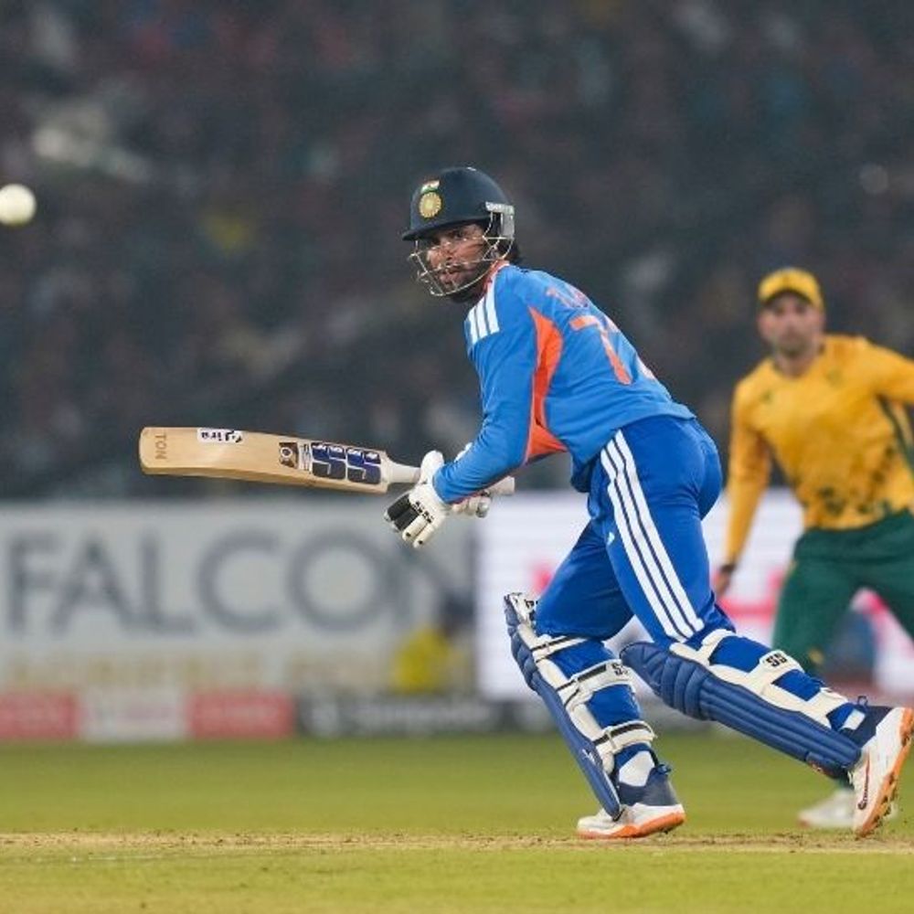 IND Vs SA पहला टी-20; भारत का स्कोर 76 रन:तिलक ने 89मी. का छक्का मारा, बॉल स्टेडियम पार; गिल-सूर्या और शर्मा आउट