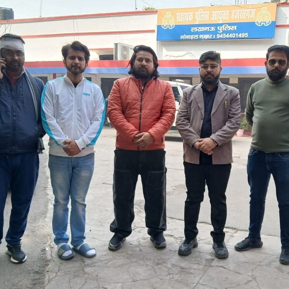 हजरतगंज में अधिवक्ताओं पर हमला:युवक को पीटने से रोका तो चाकू-पत्थर से वार, सोने की चेन भी लूटी