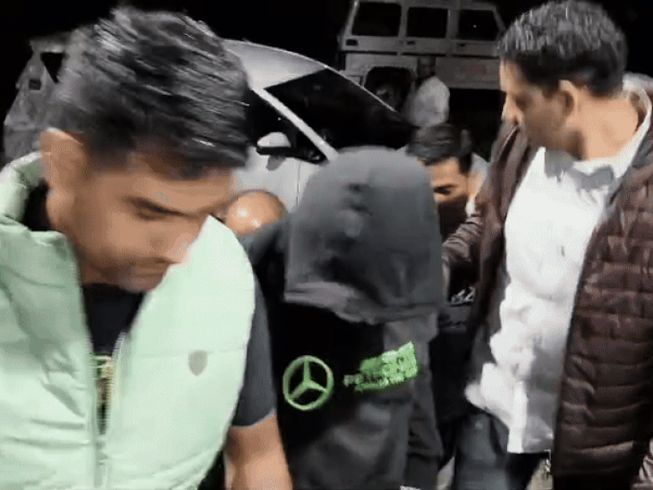 गुलाम-राज मूवी बनानेवाले विक्रम भट्‌ट 7 दिन की रिमांड पर:30 करोड़ की धोखाधड़ी मामले में मुंबई से पत्नी के साथ गिरफ्तार, उदयपुर लाया गया