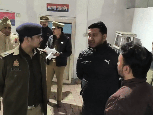 नशे में मिले SHO रेलवे रोड, चौकी इंचार्ज लाइन हाजिर:हंगामे की शिकायत पर पहुंचे थे एसपी सिटी आयुष विक्रम सिंह, डॉक्टरी के दिए आदेश