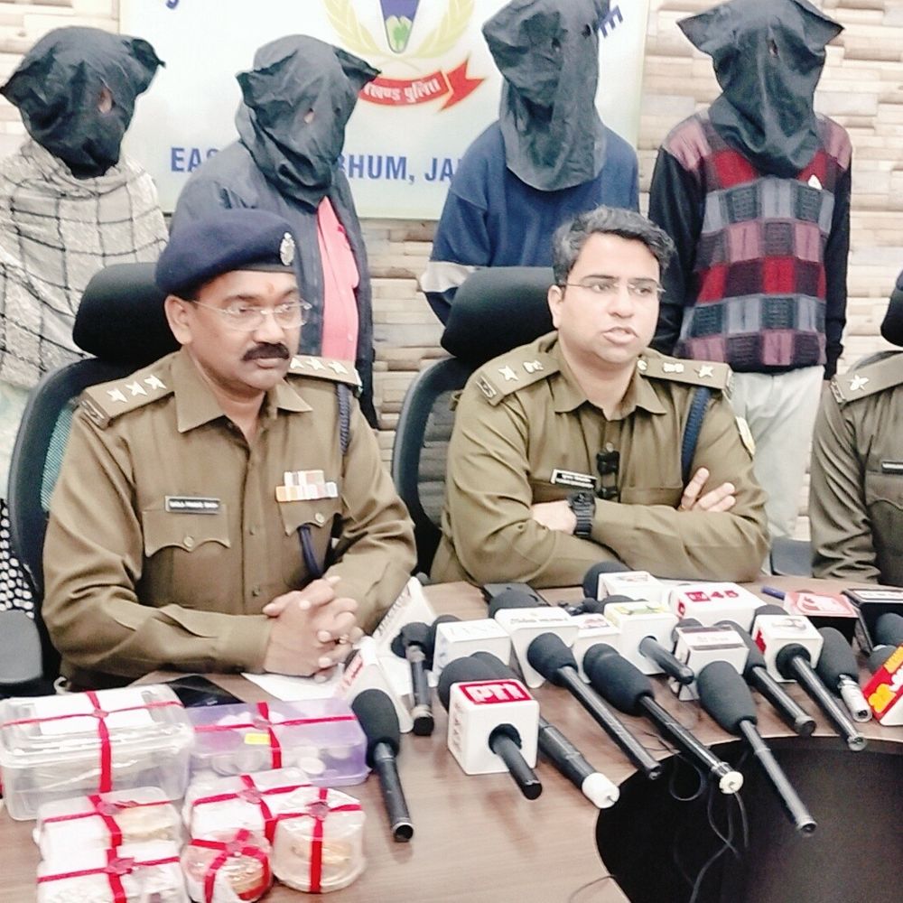 जमशेदपुर में बिल्डर के घर 20 लाख की चोरी मामला:  महिला समेत चार आरोपी गिरफ्तार, सीसीटीवी से हुई आरोपियों की पहचान – Jamshedpur (East Singhbhum) News