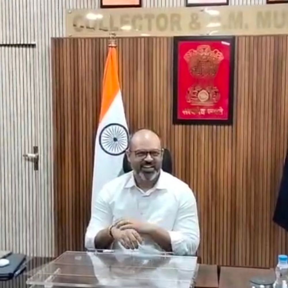 SIR कार्यों में लापरवाही, तहसीलदार निलंबित:  मुंगेली कलेक्टर ने धीमी प्रगति पर जताई नाराजगी, 7 अधिकारियों को नोटिस दिया – Mungeli News