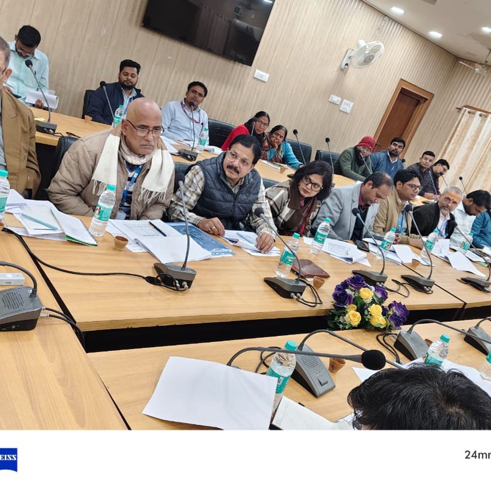 लक्ष्य पूरा करने में ढिलाई पर डीएम की सख्त चेतावनी:मधुबनी में DLCC-DLRC बैठक, बैंकों को अभियान चलाने का निर्देश