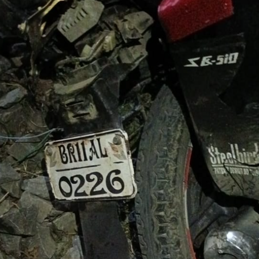 पूर्णिया में ट्रेन से कटकर बाइक सवार की मौत:रेलवे गुमटी पार करते समय हादसा, बाइक के परखच्चे उड़े, शरीर के अंग कटकर पटरियों पर बिखड़े