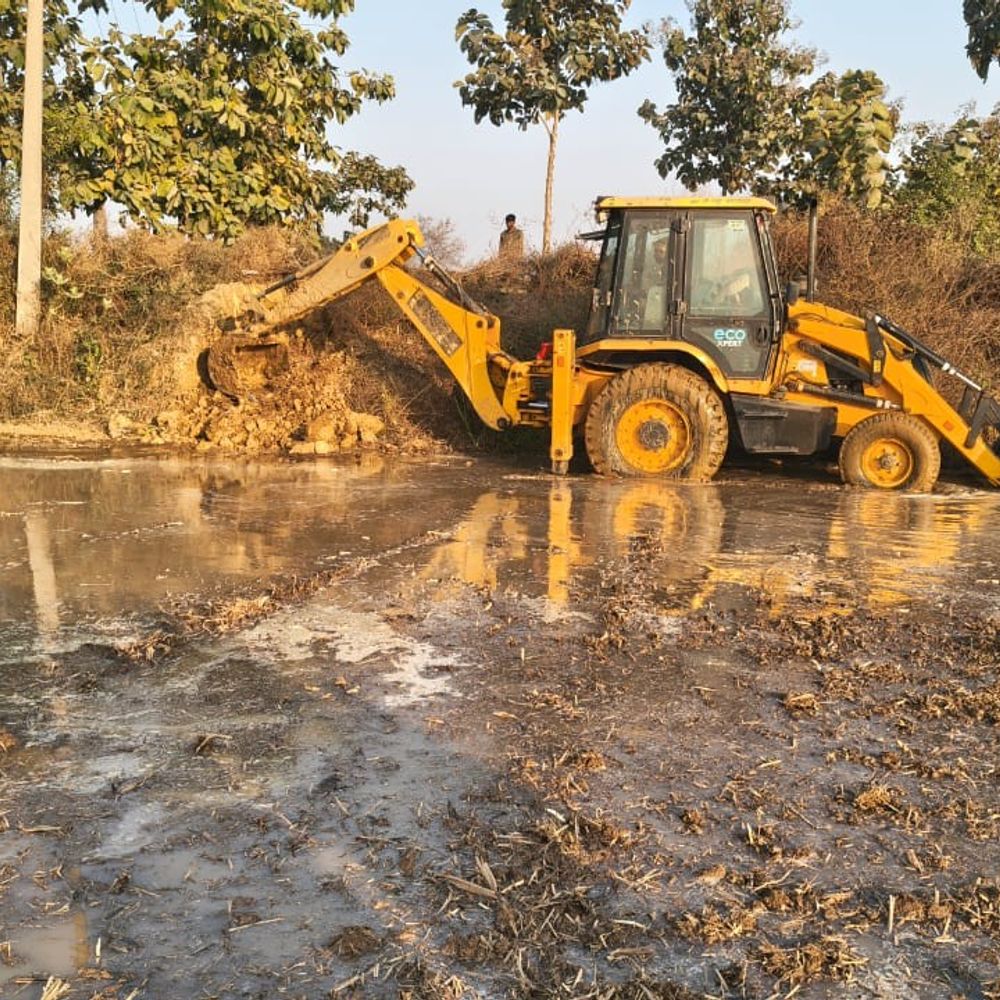 बागपत के फैजपुर निनना और बिहारीपुर नहर की पटरी टूटी:खेतों में पानी भरने से फसलें डूबीं, किसान परेशान