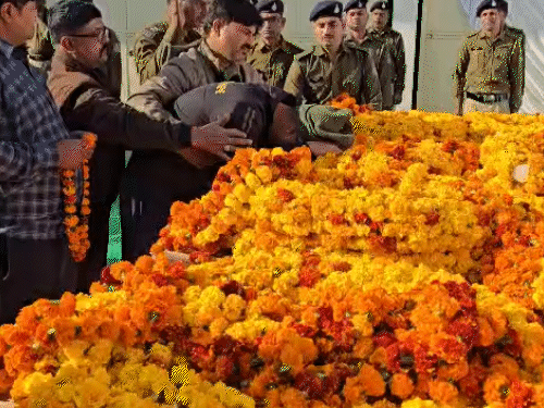 मुरैना और भिंड में होगा 4 पुलिसकर्मियों का अंतिम संस्कार:सागर में सड़क हादसे में गई थी जान; नक्सल विरोधी अभियान में शामिल होकर लौट रहे थे