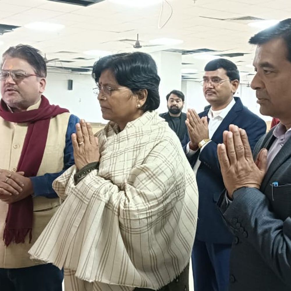 पूर्वांचल विश्वविद्यालय में विषम सेमेस्टर पेपर का मूल्यांकन शुरू:कुलपति ने कहा- तय समय में परिणाम घोषित करना प्राथमिकता