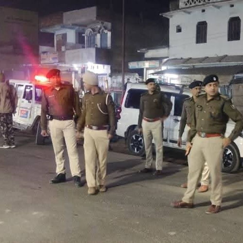 मधुबनी पुलिस का तेज रफ्तार, अवैध साइलेंसर पर एक्शन:शहर में चलाया विशेष चेकिंग अभियान, बाइक जब्त, जुर्माना वसूला