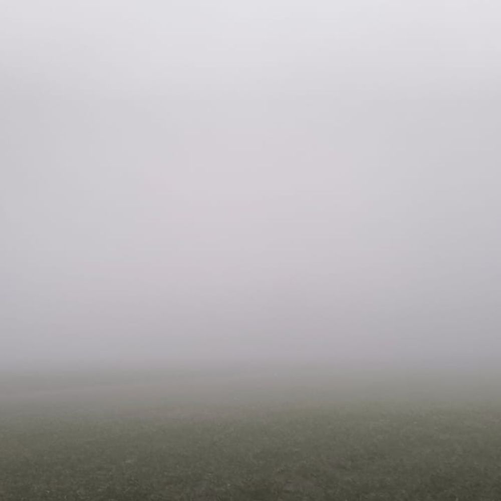 फतेहपुर–रामनगर क्षेत्र में छाया घना कोहरा:सड़क व रेल यातायात प्रभावित, ठंढ बढ़ने से परेशानी बढ़ी