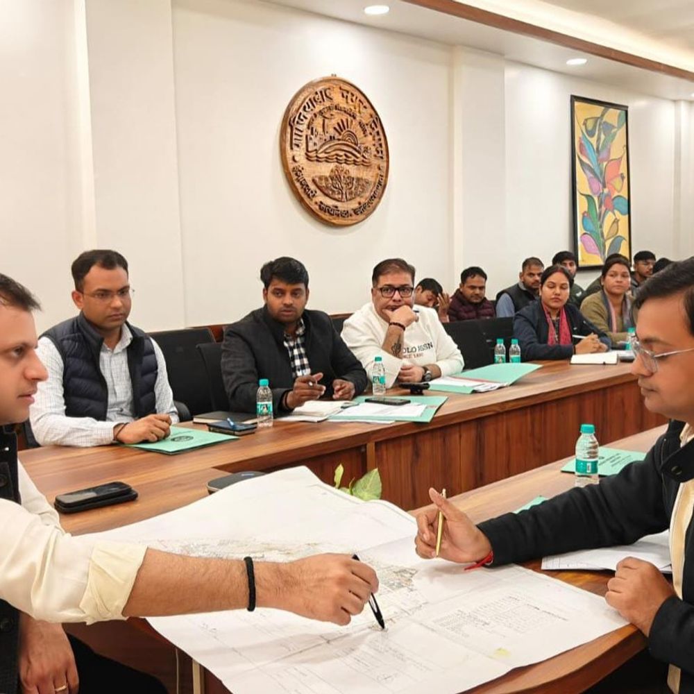 5000 लीटर के 20 टैंकर खरीदेगा जलकल विभाग:गाजियाबाद में नगर आयुक्त ने मीटिंग में अफसरों को लगाई फटकार, जलापूर्ति पर प्लान