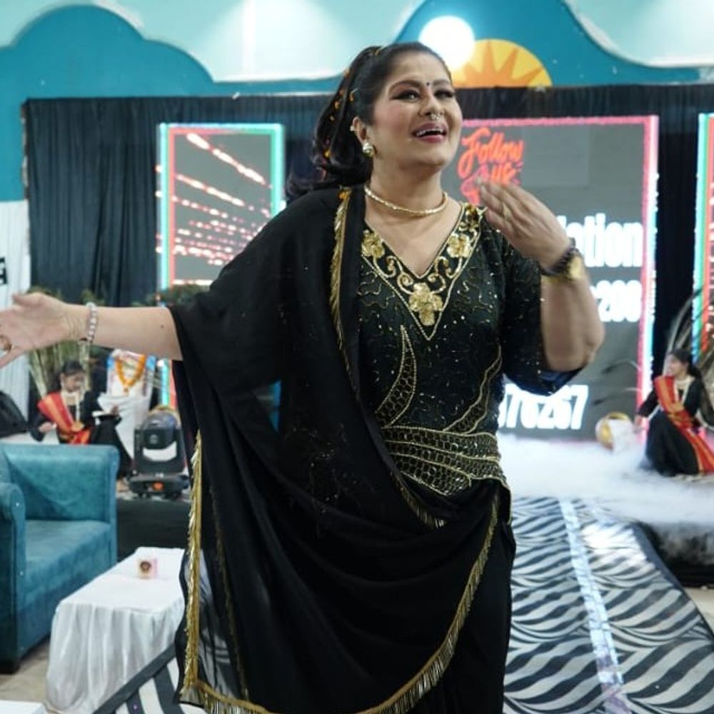 धमतरी में पहली बार ब्राइडल कॉम्पीटिशन, सुधा चंद्रन पहुंचीं:एक्ट्रेस ने कहा- महिला की सफलता में पुरुष का हाथ; आत्महत्या कायरता