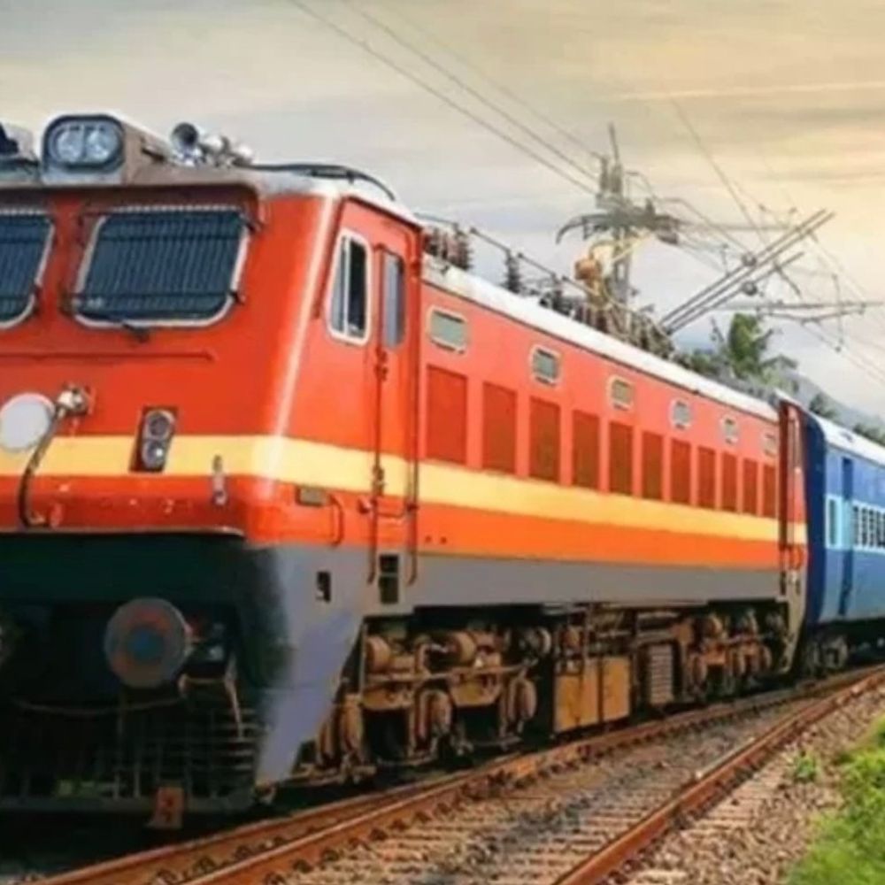 टाटानगर-बिलासपुर एक्सप्रेस 27 दिनों के लिए रद्द:सीनियर पीआरओ बोले- दक्षिण पूर्व रेलवे के मेंटेनेंस वर्कशॉप में सुधार कार्य के कारण किया गया फैसला