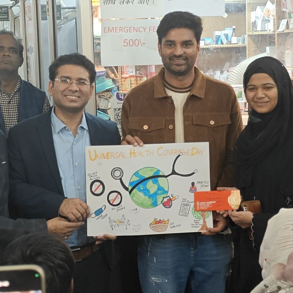 संभल में यूनिवर्सल हेल्थ डे पर कार्यक्रम:100 से अधिक बच्चों ने बनाए स्वास्थ्य प्रेरक पोस्टर