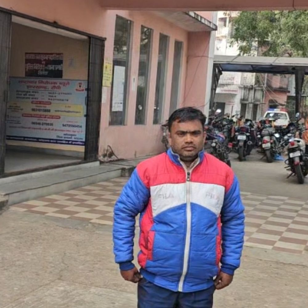 कोडरमा में साइबर ठगों ने दो लोगों से की ठगी:  एक शख्स का मोबाइल फोन हैक कर रुपए निकाले, स्कूली छात्रा को किया डिजिटल अरेस्ट – koderma News