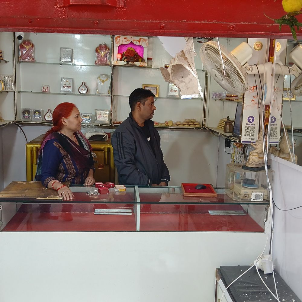 बोकारो के ज्वेलरी शॉप में चोरी, नगदी-चांदी गायब:  सेक्टर-2सी स्थित दुकान में हुई वारदात, लॉकर में रखे सोने के जेवर सुरक्षित – Bokaro News