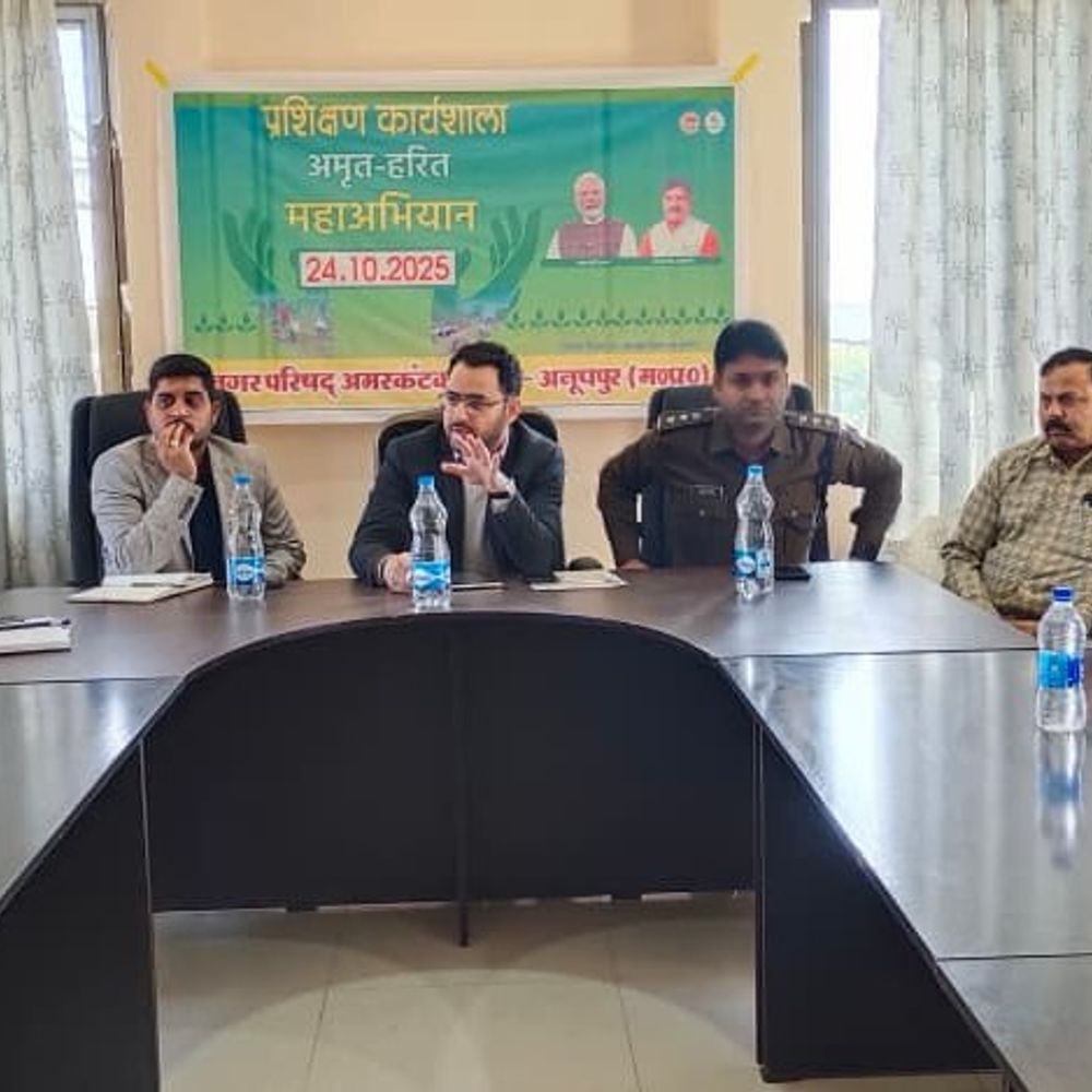 अमरकंटक टैक्सी चालकों का विवाद खत्म, वन-वे व्यवस्था लागू:मनमानी वसूली पर लगेगी रोक; नियम तोड़ने पर 2100 जुर्माना और 7 दिन वाहन जब्त