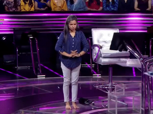 राजस्थान की प्रतिभा सिंह ने अमिताभ बच्चन को कराया योग:मजाकिया अंदाज में बोले- योग से छोटे लोग लंबे हो जाते हैं, हमको तो करना ही नहीं चाहिए