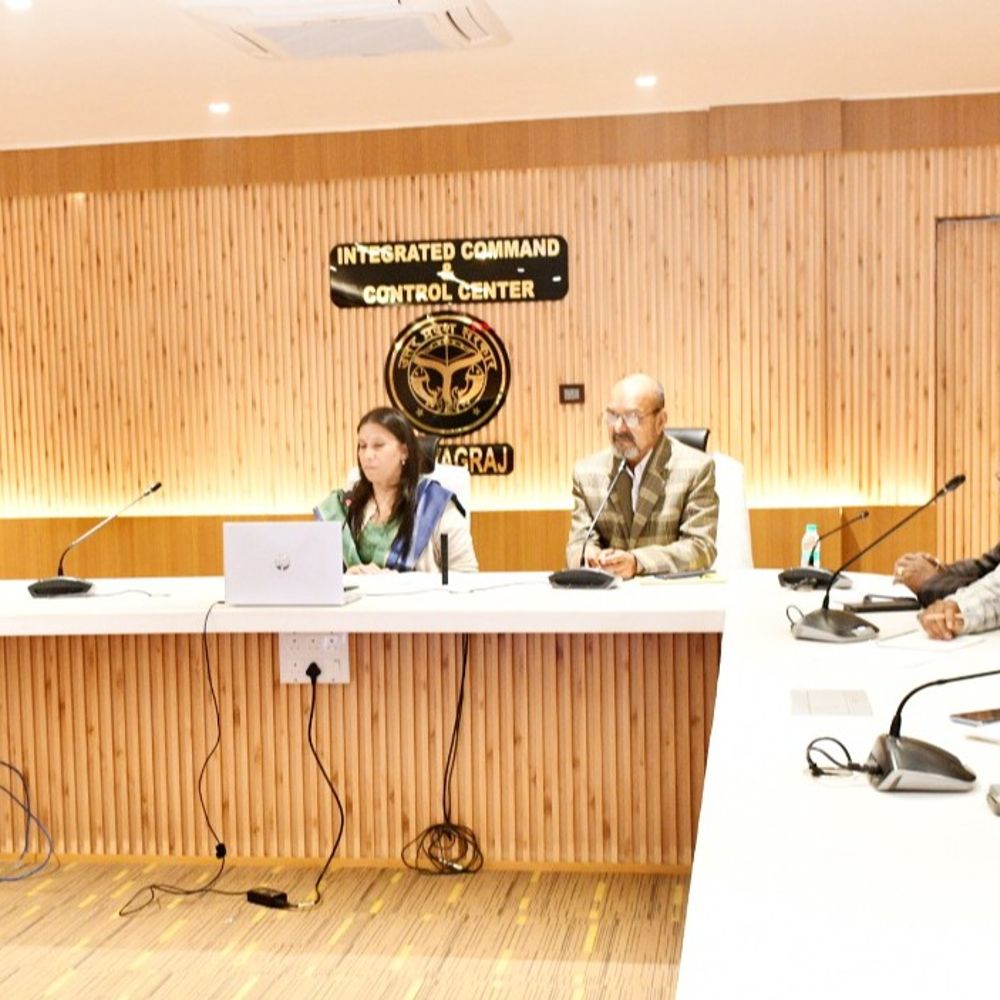 माघ मेला 2026 में आधुनिक भक्ति गानों की होगी प्रस्तुति:आएंगे युवाओं के लोकप्रिय भक्ति कलाकार, मंडलायुक्त की अध्यक्षता में बैठक