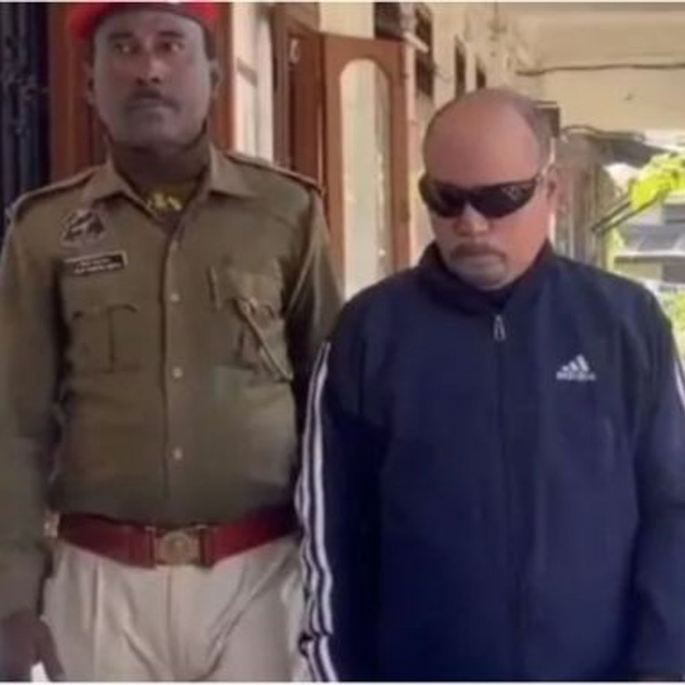 असम में वायुसेना का पूर्व अफसर जासूसी में गिरफ्तार:पाकिस्तानी एजेंट को सोशल मीडिया के जरिए जानकारी दे रहा था, अरुणाचल से भी दो अरेस्ट