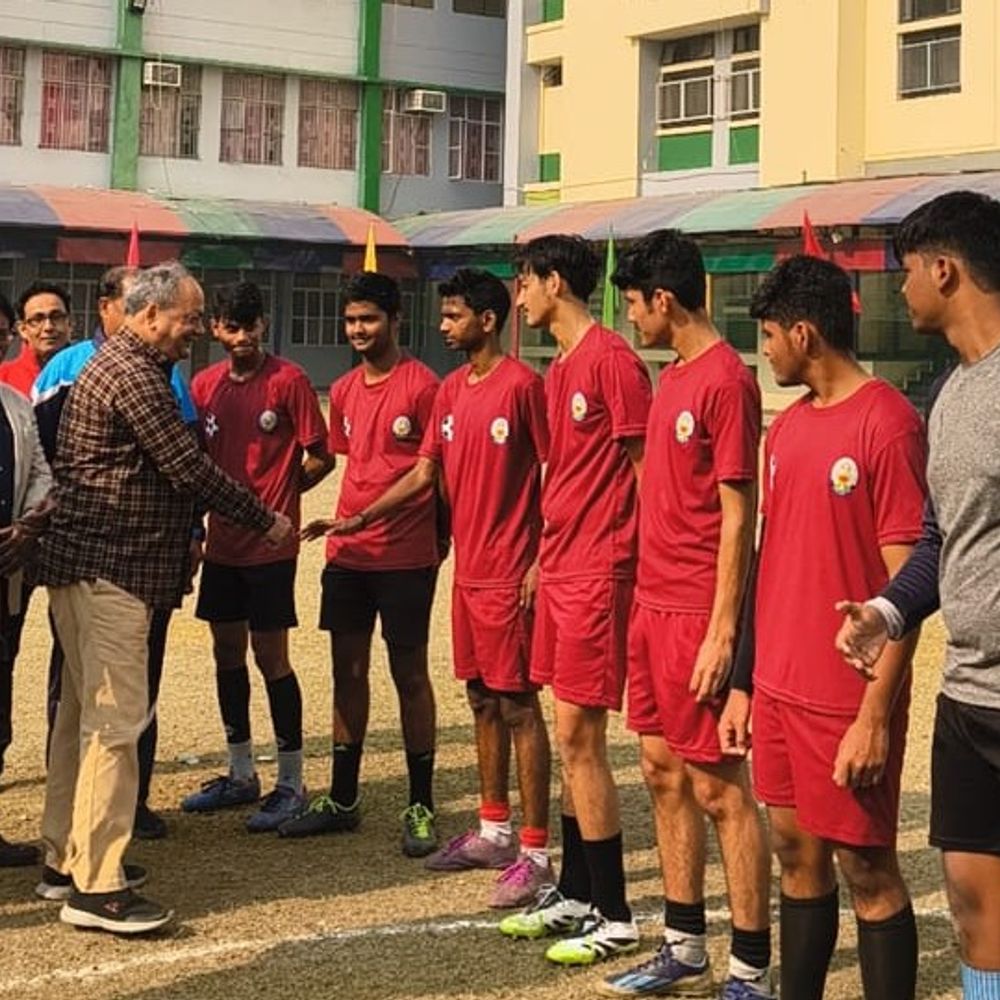 डीपीएस एल्डिको में इंटर स्कूल फुटबॉल टूर्नामेंट:दूसरे दिन रोमांचक मुकाबले, छह मैच हुए