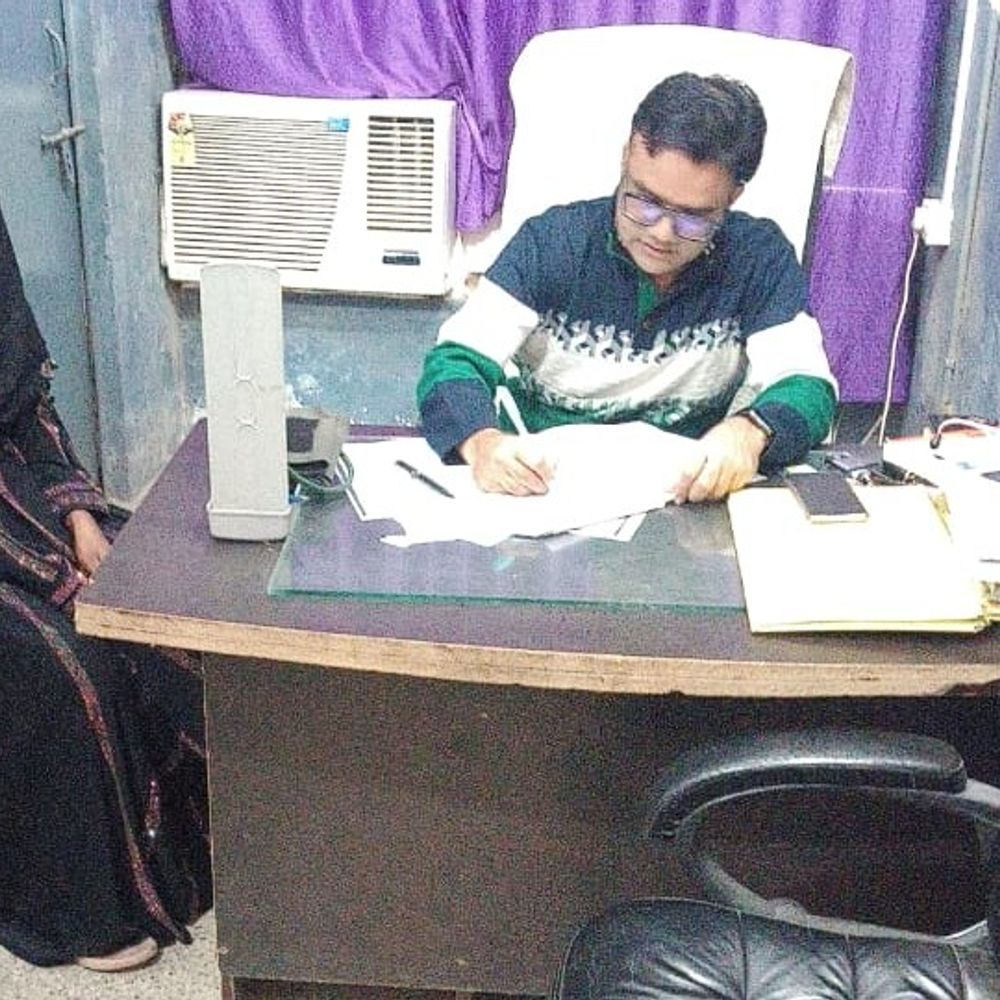 पुरन्दरपुर पीएचसी में 34 मरीजों का उपचार:डॉक्टरों ने की जांच, निःशुल्क दवाएं वितरित