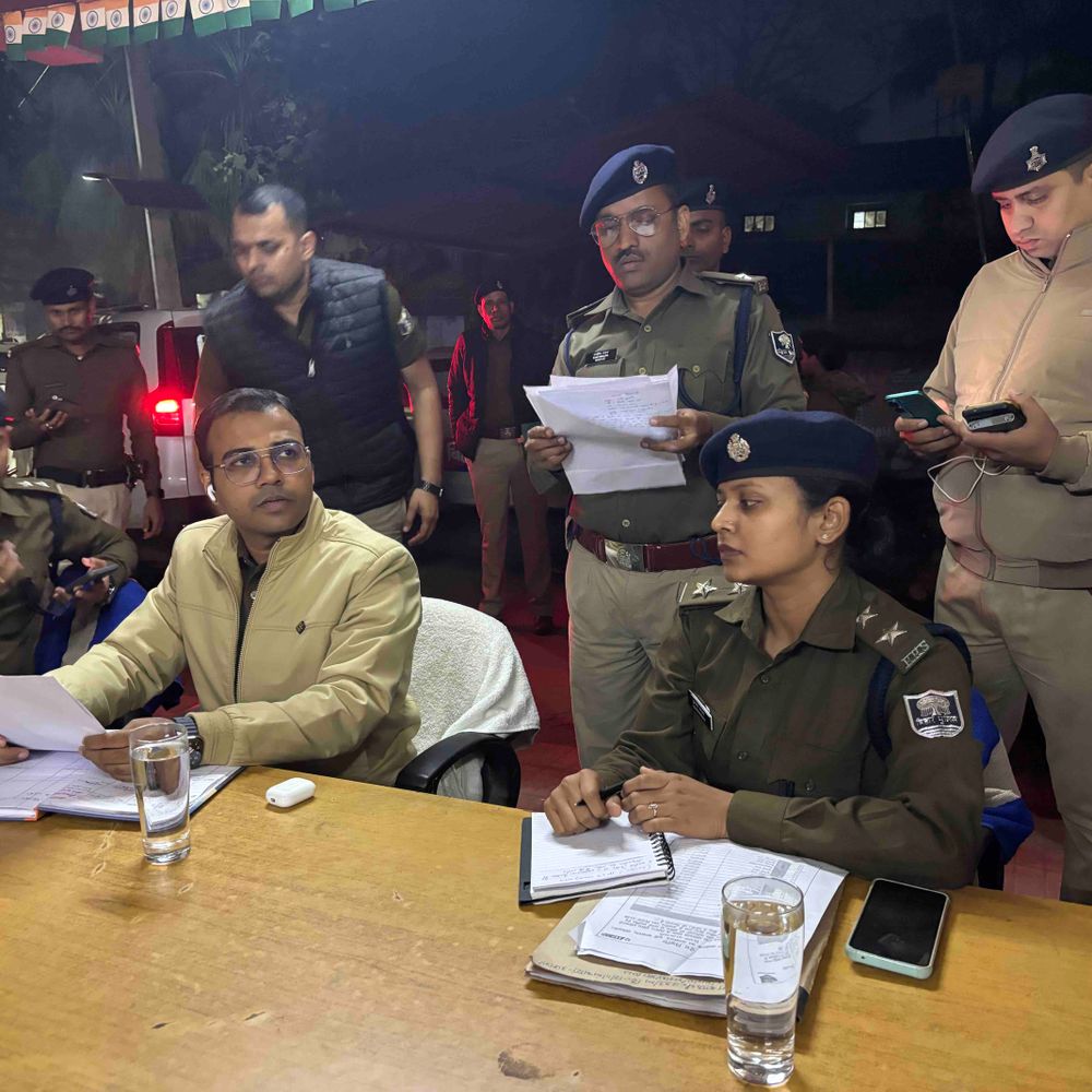 मोतिहारी में जनता दरबार शुरू:SP स्वर्ण प्रभात ने नगर थाना में सुनी 40 फरियाद, मौके पर किया समाधान