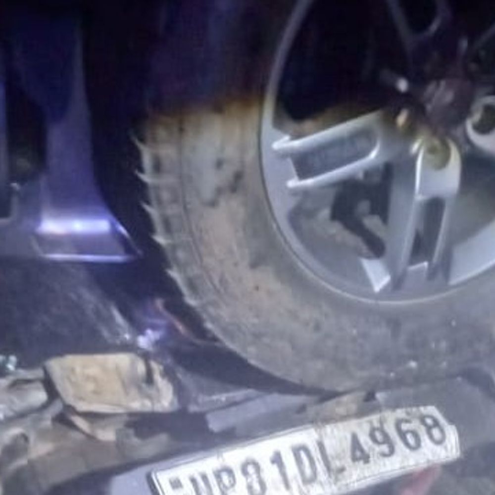 मथुरा में बरेली हाईवे 6 वाहन टकराए:घने कोहरे के कारण 6 लोग घायल, यातायात प्रभावित