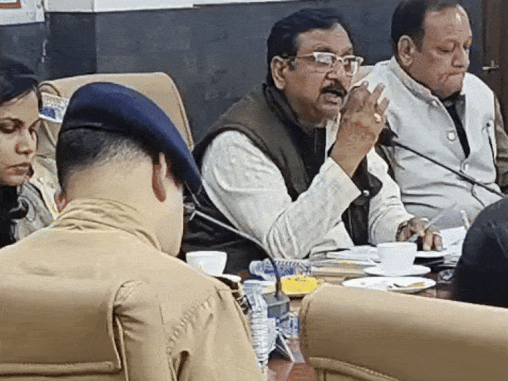 जो लाड़ली बहनें CM का सम्मान नहीं करेंगी...उनकी जांच होगी:मंत्री शाह बोले-सरकार करोड़ों रुपए दे रही; जो नहीं आएंगी उनकी जांच पेंडिंग कर देंगे