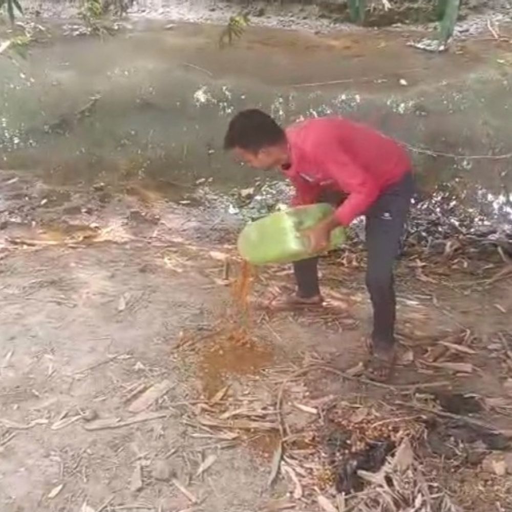 औरंगाबाद में शराब के खिलाफ छापेमारी, 15 लीटर बरामद:1000 लीटर जावा महुआ नष्ट, थानाध्यक्ष बोले- तस्करी को बर्दाश्त नहीं किया जाएगा