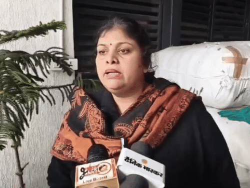 अमृतसर में बुजुर्ग को बचाने पहुंचे युवक को मारी गोली:  हालत गंभीर; भाभी प्रिया बोलीं– इंसानियत की चुकाई कीमत, आरोपी फरार, तलाश जारी – Amritsar News