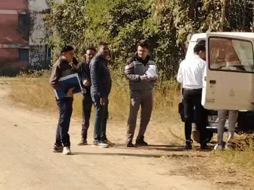 गांधीनगर में 5 वर्षीय बच्ची के साथ दुष्कर्म:दादी से रोते हुए कहा- भूत आ गया, पुलिस ने मामा समेत चार को हिरासत में लिया