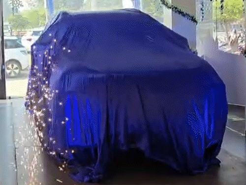 MG हेक्टर फेसलिफ्ट भारत में लॉन्च, शुरुआती कीमत ₹11.99 लाख:SUV में नई हेक्सा ग्रिल और जेस्चर कंट्रोल वाली टच स्क्रीन, टाटा हैरियर-सफारी से मुकाबला