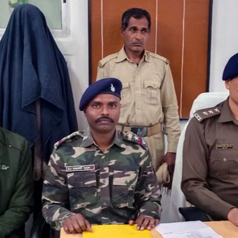 43.5 किलो गांजा के साथ आरोपी गिरफ्तार:  पलामू में घर से करता था मादक पदार्थ का कारोबार, बोरे में भरकर रखा था गांजा – Palamu News