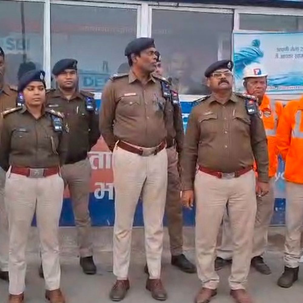 हाई सिक्योरिटी कैमरे से लैस रहेगी ट्रैफिक पुलिस:भागलपुर में सफेद वर्दी में नजर आएंगे कर्मी; लोगों से हुई बातचीत कैमरे में होगी कैद