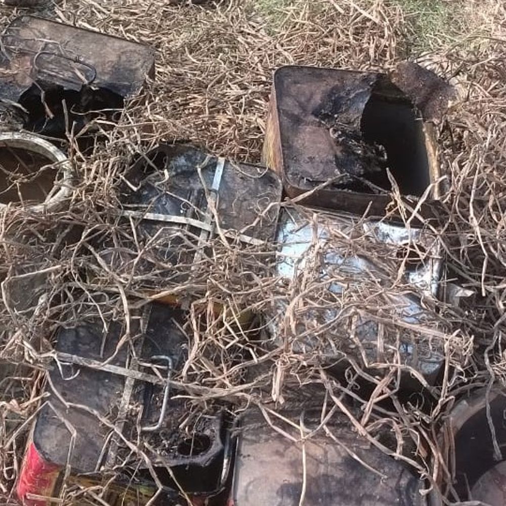 शेखपुरा में 1730 लीटर अर्धनिर्मित शराब बरामद:LTF के सहयोग से अड्डे पर छापा, मौके पर नष्ट की गई