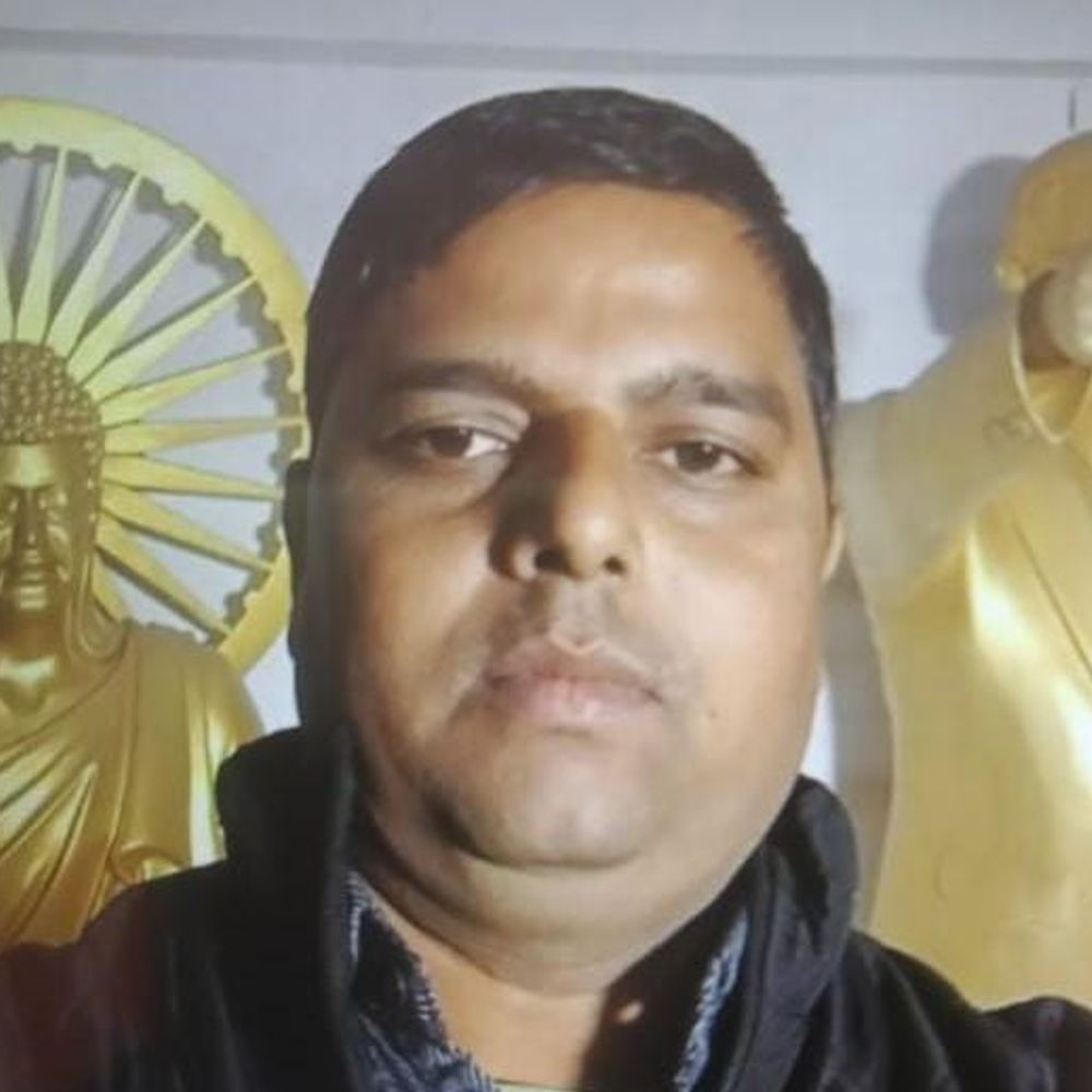 बिल्हौर ब्लॉक कर्मी की सड़क हादसे में मौत:कल्यानपुर से शिवराजपुर आते समय विक्रम टेम्पो से भिड़ंत