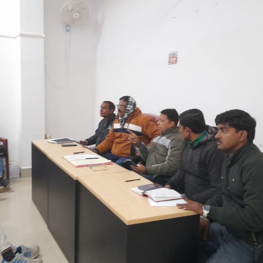 चेवाड़ा सीएचसी में एएनएम के साथ समीक्षा बैठक:स्वास्थ्य सेवाओं की गुणवत्ता सुधारने पर जोर, प्रबंधक ने दी जानकारी