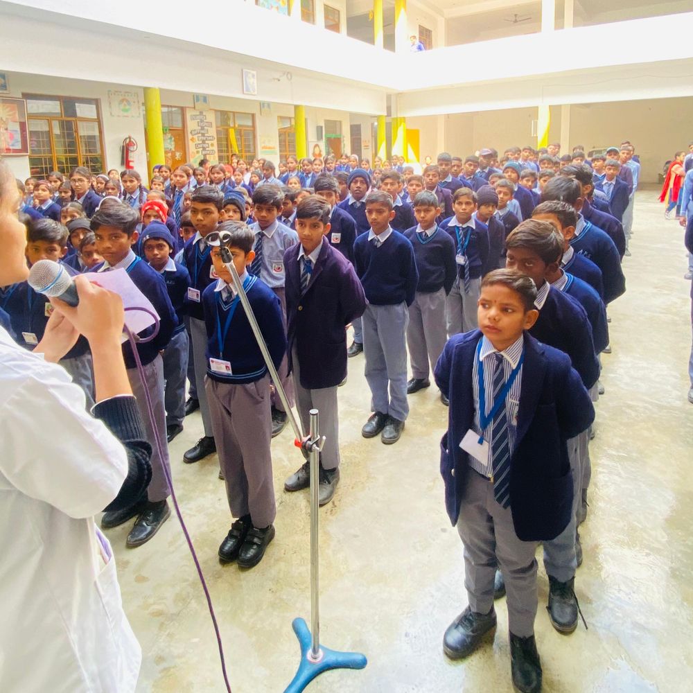 स्कूल में दिव्यांगता परीक्षण कार्यक्रम का आयोजन:डॉ. शकुंतला मिश्रा विश्वविद्यालय ने शारीरिक विकृतियों के लक्षण के बारे में बताया