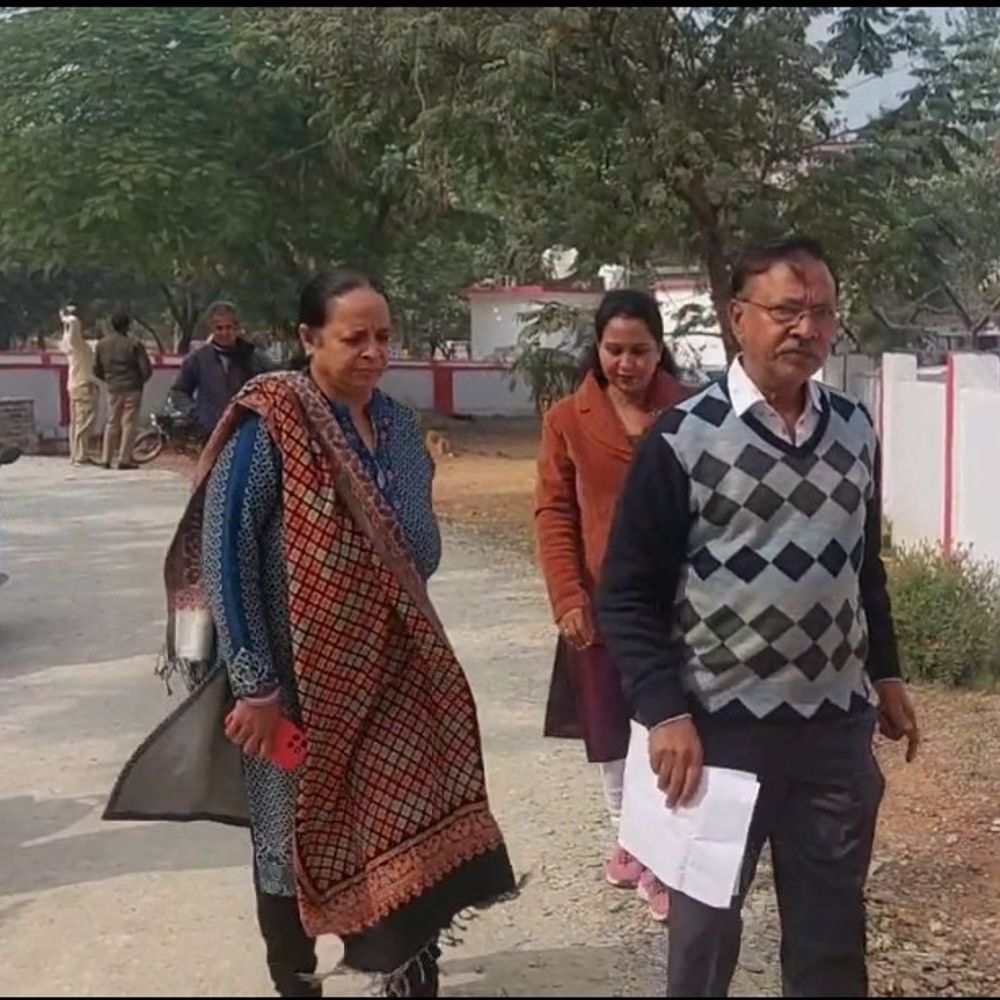 सोनभद्र में व्यापारी के घर से लाखों की चोरी:नकली जेवरात रखकर असली चुराए, कमरे रखी थी अलमारी की चाबी