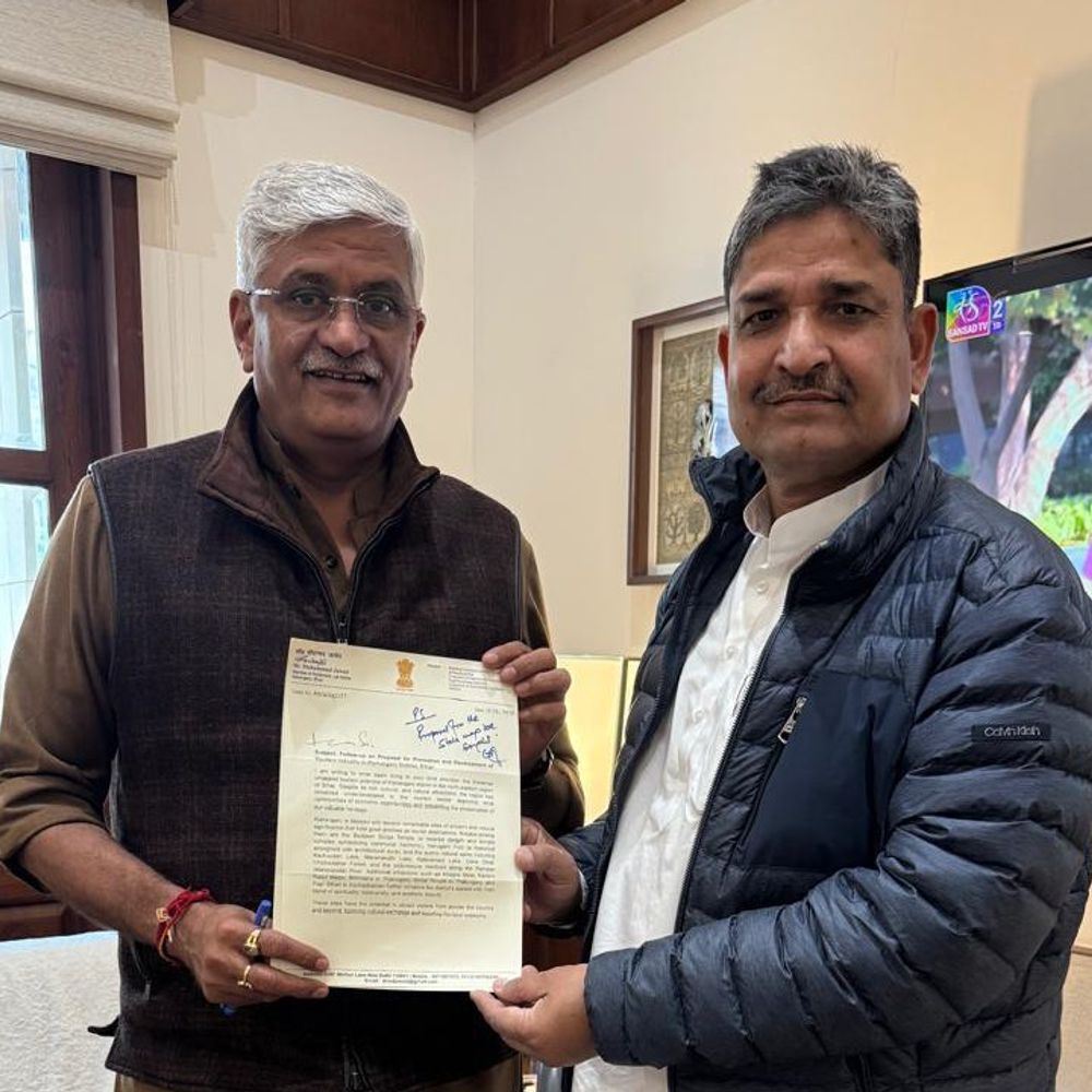 सांसद जावेद आजाद ने केंद्रीय मंत्री शेखावत से की मुलाकात:किशनगंज की पर्यटन धरोहरों को विकसित करने की मांग की