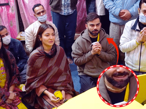 विराट-अनुष्का इस साल तीसरी बार संत प्रेमानंद से मिले:दोनों पहली बार कंठी पहने दिखे, एक्ट्रेस बोलीं- हम आपके, आप हमारे; बाबा बोले- मस्त रहिए