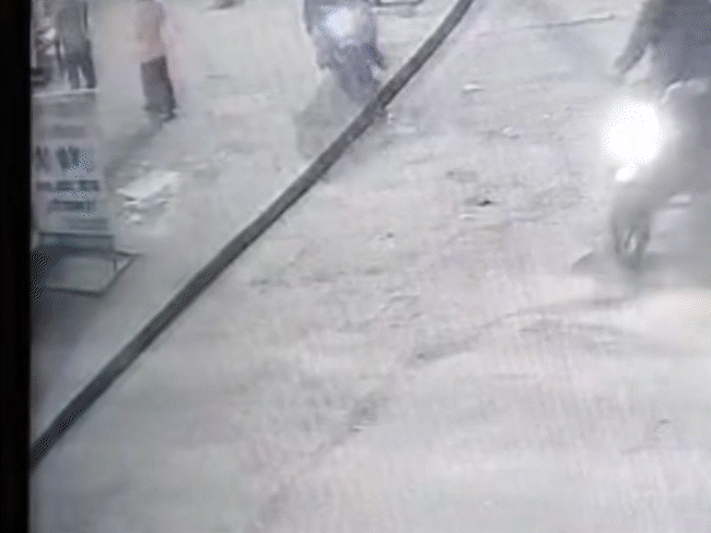 थाटीपुर में पिता-पुत्र पर ब्लेड से हमला:बदमाश ने दुकान के गल्ले में रखे 1200 रुपए लूटे, पुलिस ने जांच में लिया मामला