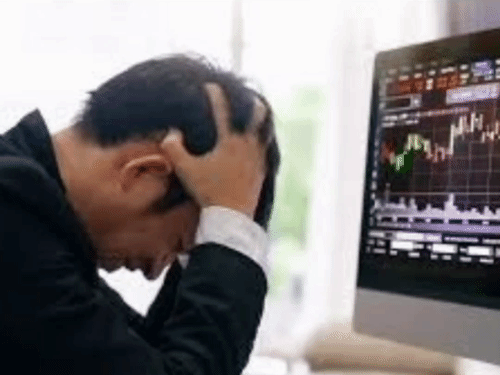 गोरखपुर में बैंक कर्मी से 16.18 लाख का साइबर फ्रॉड:लड़की ने लालच देकर निवेश कराया, आंध्र प्रदेश, तमिलनाडु और हरिद्वार में निकाले पैसे