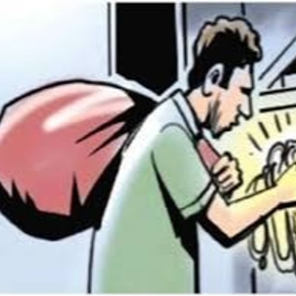 बीकेटी में बंद मकान से जेवर व नकदी चोरी:यूपी पुलिस भर्ती बोर्ड की महिला कर्मी के घर में घटना, जांच में जुटी पुलिस