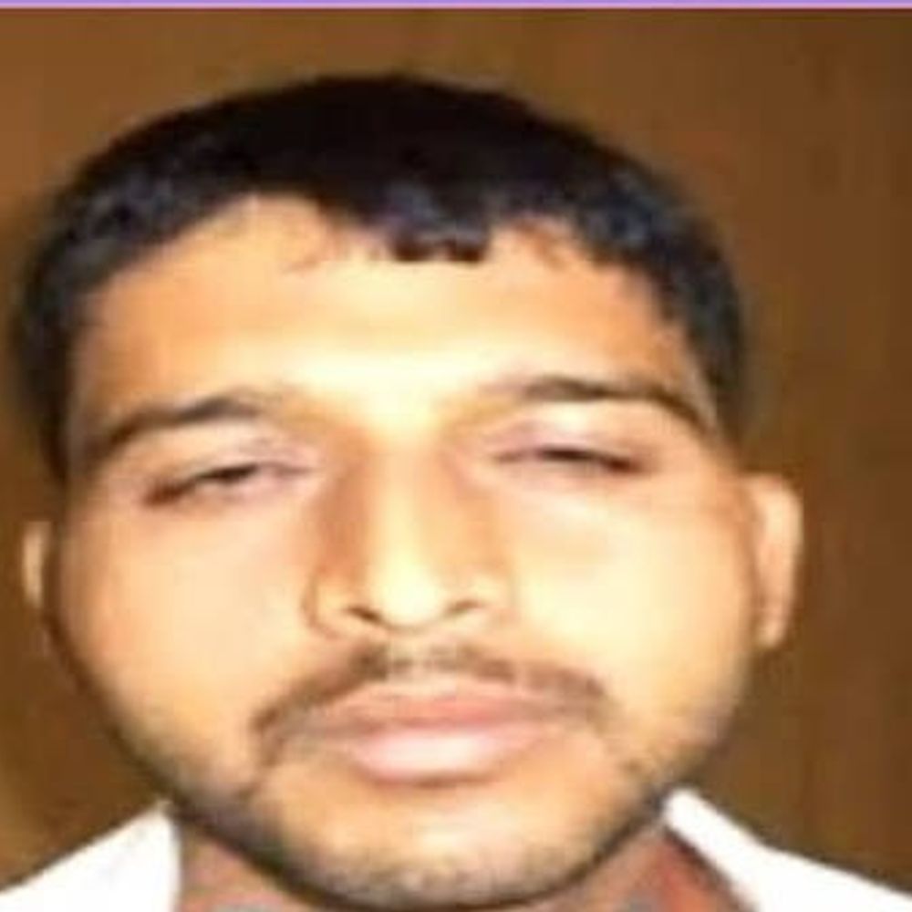 वाराणसी में 1 लाख का इनामी अजय सिंह गिरफ्तार:सारनाथ में हथियार समेत दबोचा, हत्या समेत 25 केस में नामजद है बदमाश