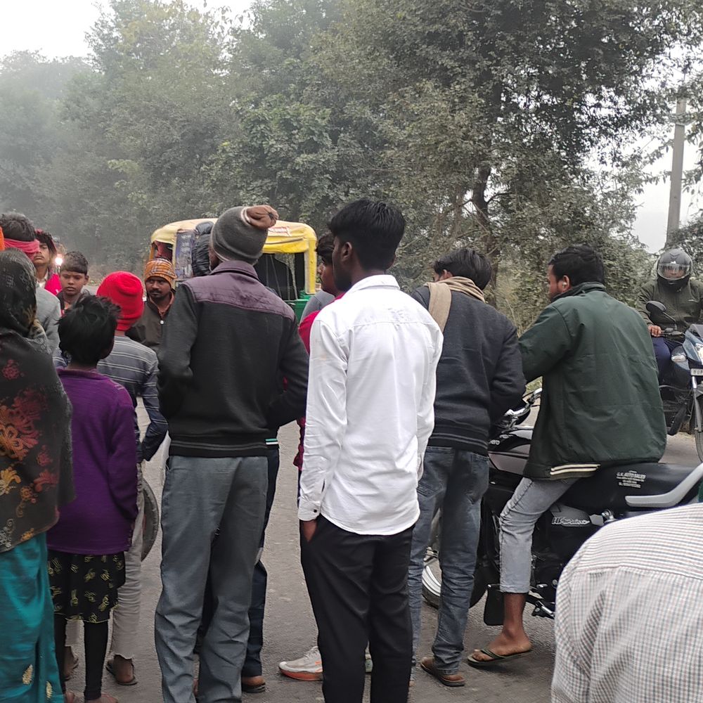 इलेक्ट्रिक ऑटो से गिरकर छात्रा की मौत:संत कबीर नगर में हादसा, बखिरा थाना क्षेत्र की थी छात्रा